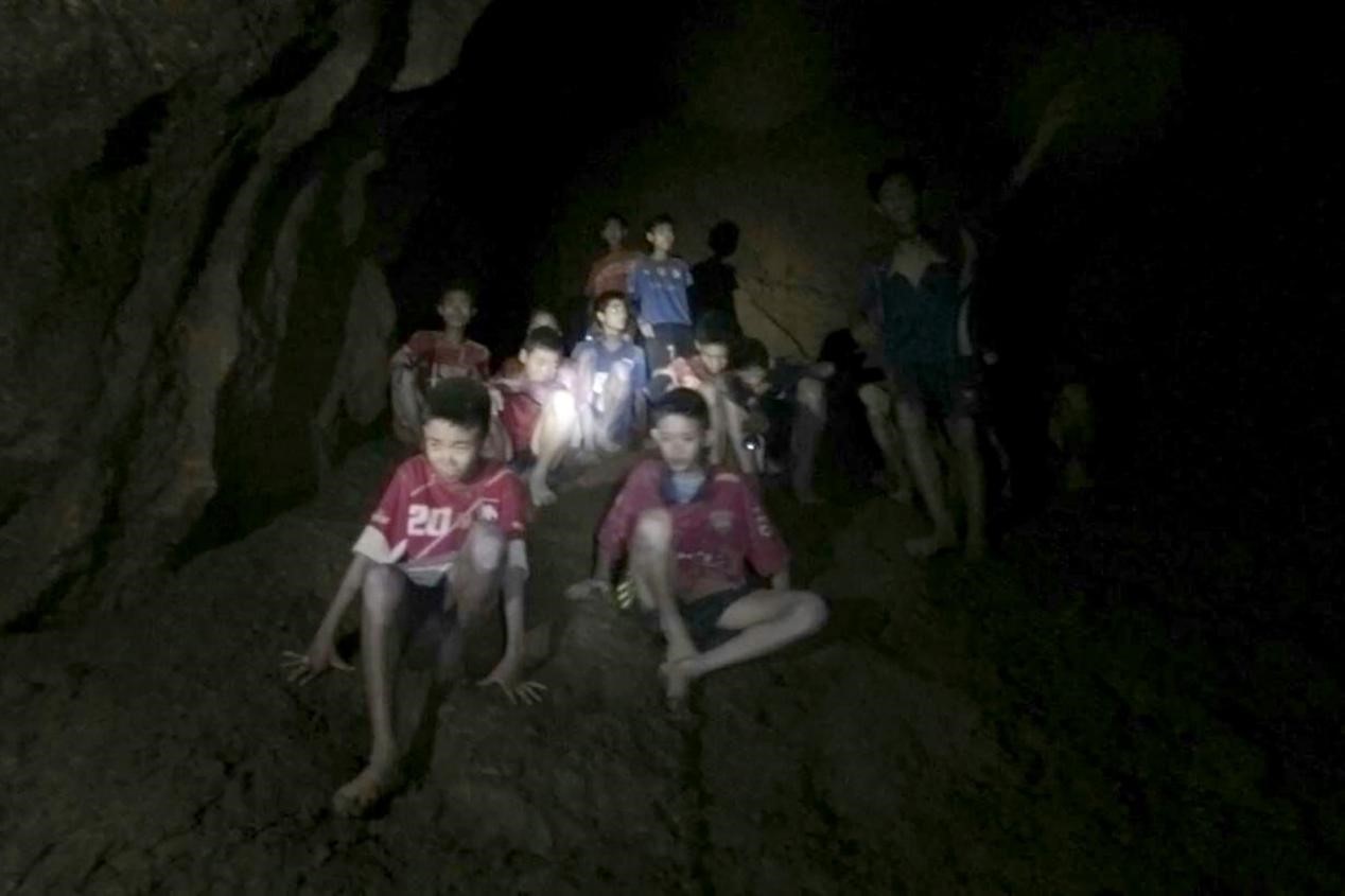 thailand-soccer-team-boys-coach-rescued