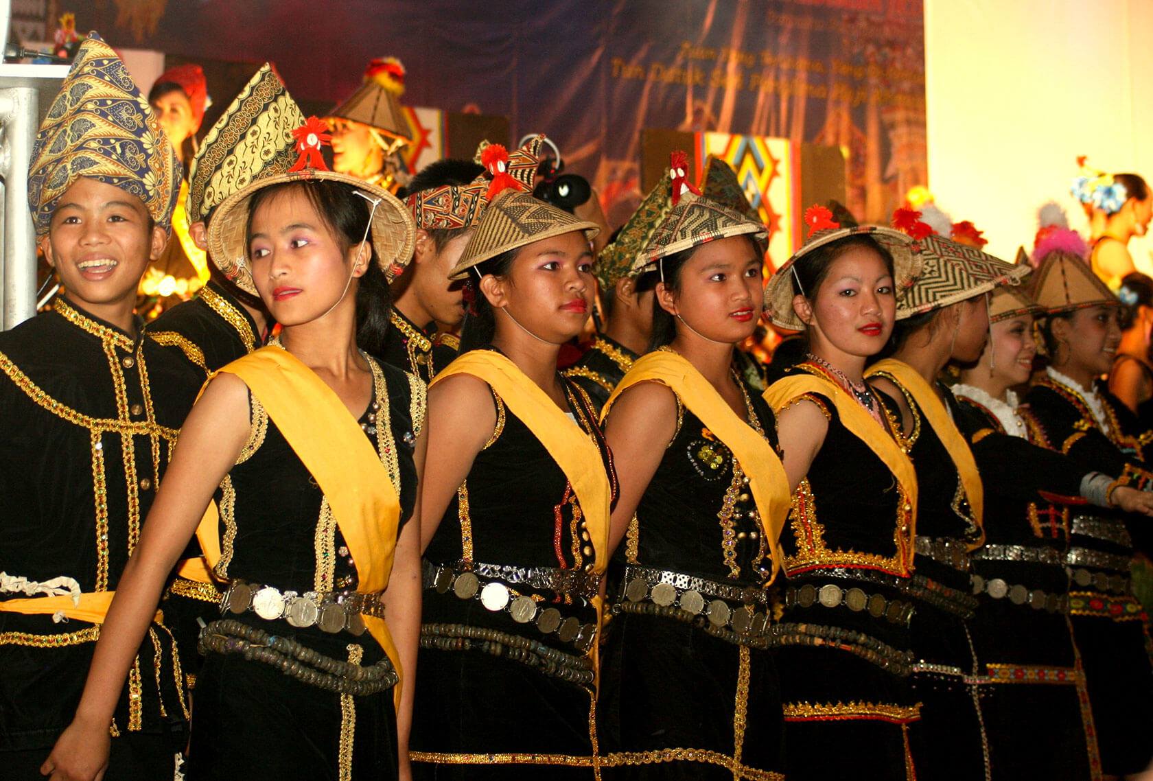 Tarian Sumazau: Lambang Falsafah Etnik Kadazandusun Di ...