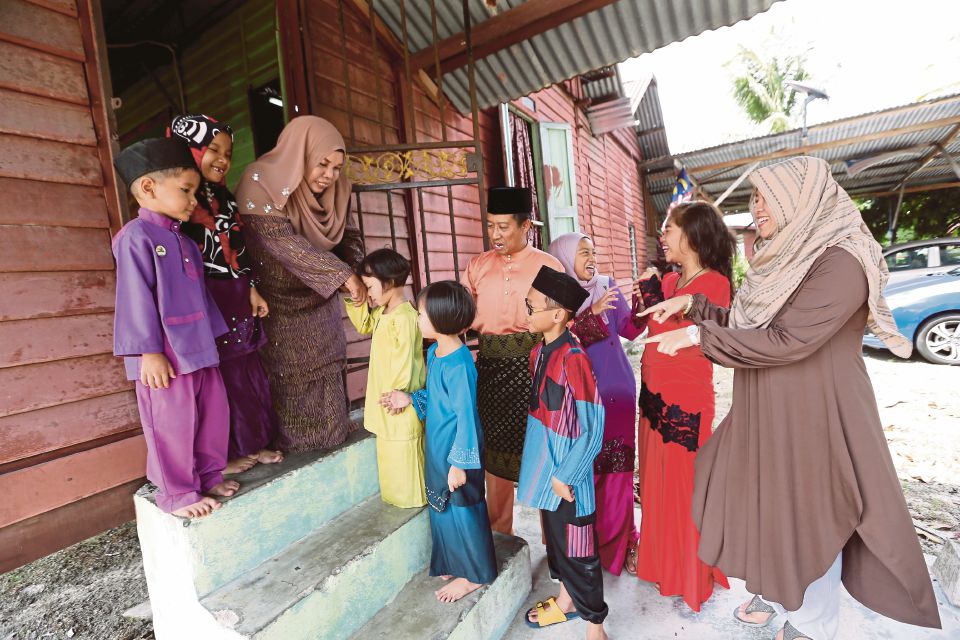 Jangan Bandingkan Santun Melayu Dengan Whites Supremasis Jangan Bandingkan Santun Melayu Dengan Whites Supremasis