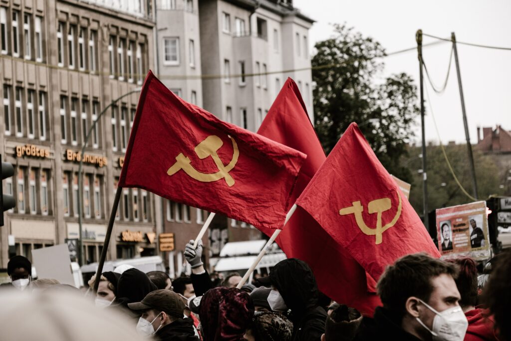 Rahsia Simbol Tukul Dan Sabit Yang Menjadi Iman Komunis